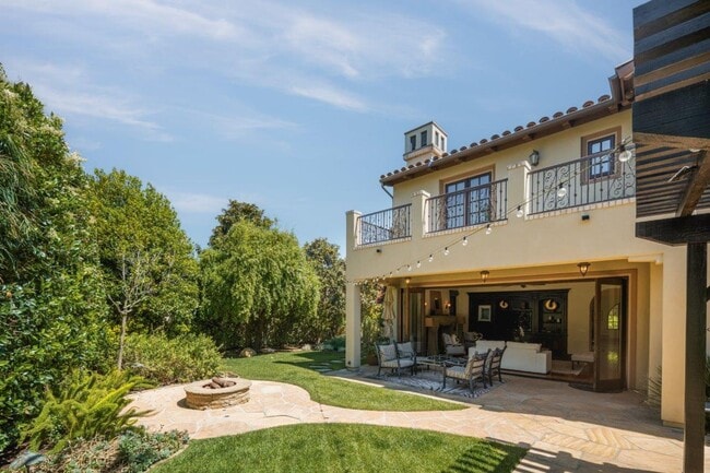 Photo - The Bluff's Coastal Living 3 bdrm Luxury Home