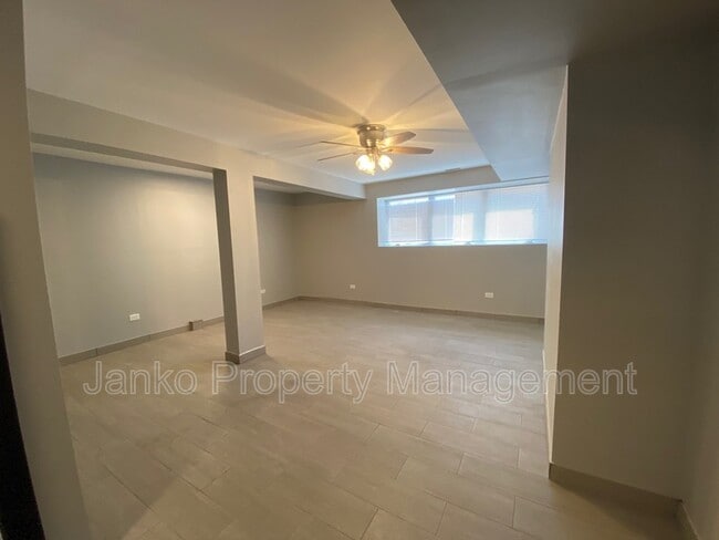 Photo - 5700 S Wabash Ave