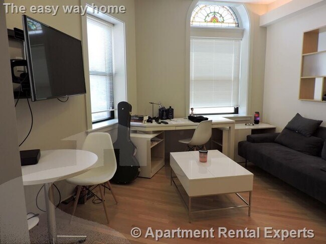 Building Photo - 115 Mt Auburn St Unit 25