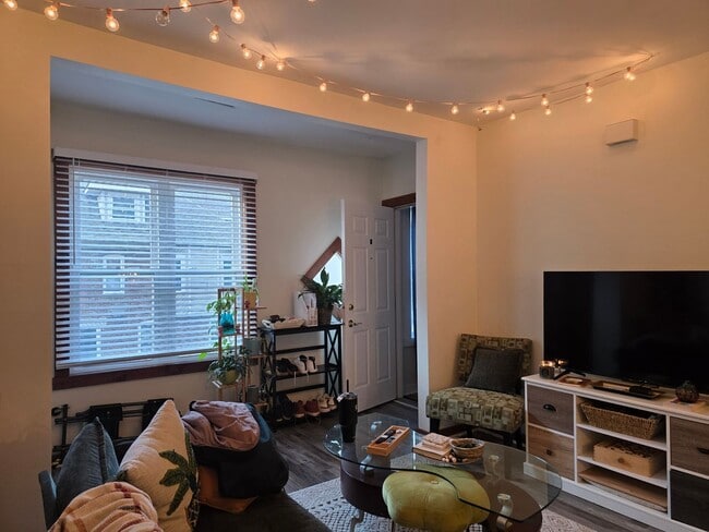 Photo - 420 W 22nd St Unit 2