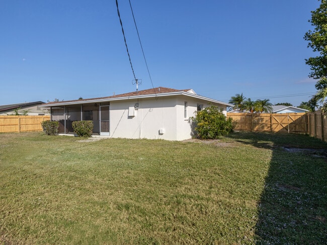Photo - 438 Clover Rd