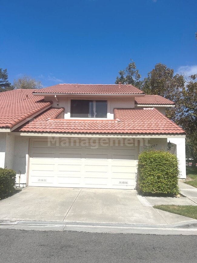 Building Photo - ***Charming 3 bed / 2.5 bath / 1,501 sqft ...