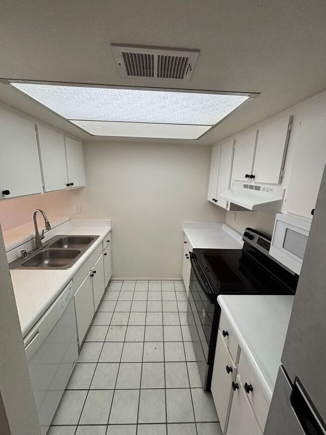 Photo - 1201 S McClintock Dr