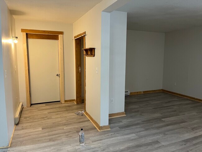 Photo - 200 S Sharp Ave Apartments