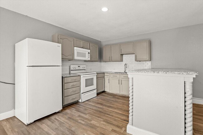 Photo - 927-929 S Rosemont Ave Unidad 927