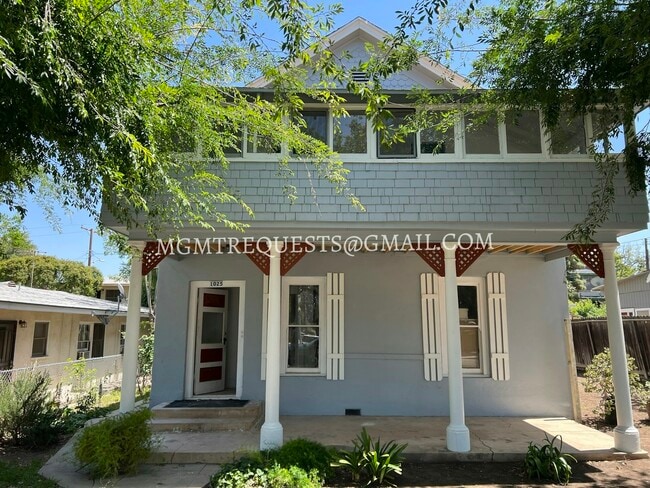 Building Photo - 1025 S Victoria Ave Unit B Rental