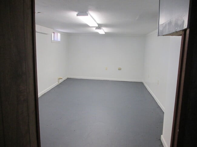 Photo - 853 Lawrence Ave