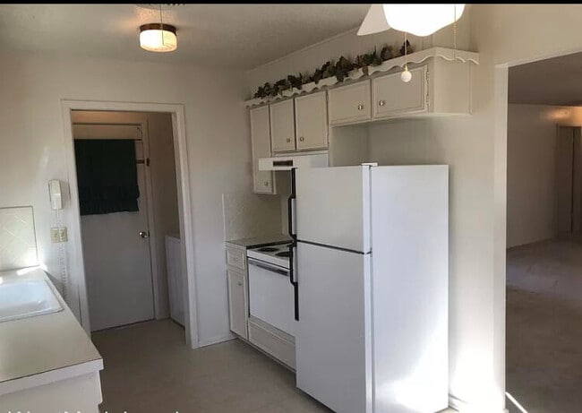 Photo - 5415 49th St