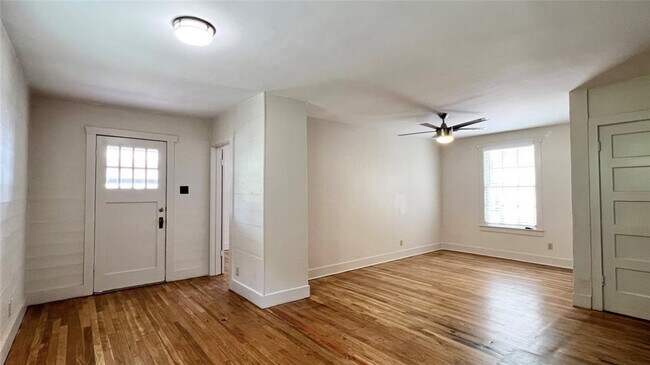 Photo - 1625 W 12th St