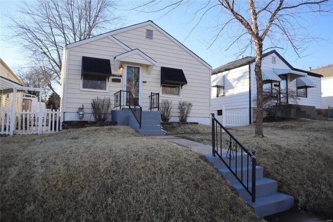 Photo - 1349 Kraft St