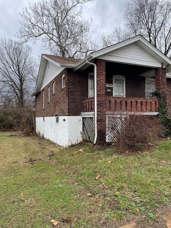 Photo - 2140 69th St