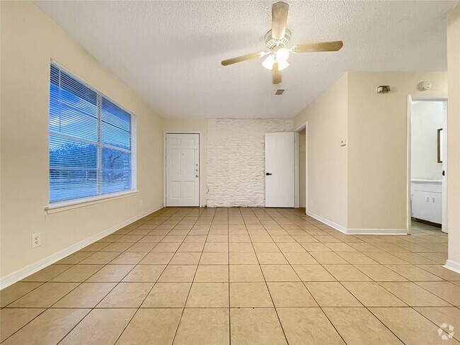 Building Photo - 2502 Cecil Dr Rental