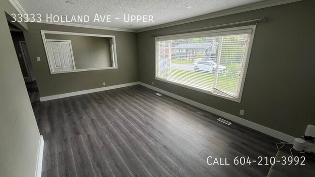 Photo - Charming 3 Bedroom Upper