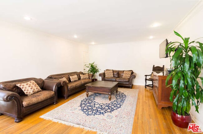 Photo - 10773 Massachusetts Ave