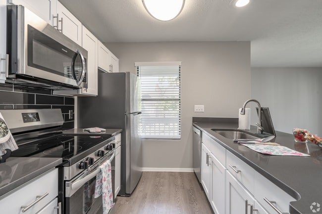 Photo - Aurea Station