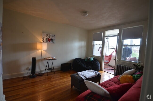 Building Photo - 1637 Commonwealth Ave Unit 10 Rental