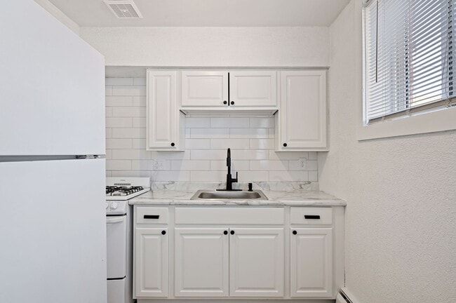 Photo - 2700 Garfield Ave