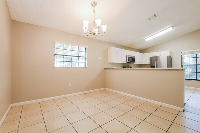 Photo - 1629 Sunburst Way