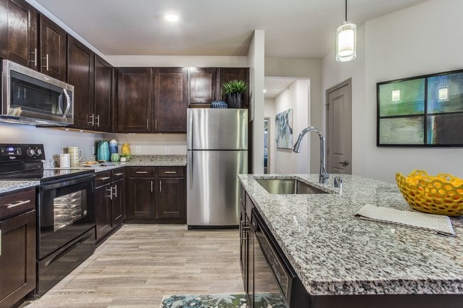 Photo - Palladium Garland