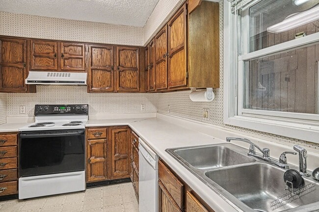 Photo - 178 Mazarron Dr