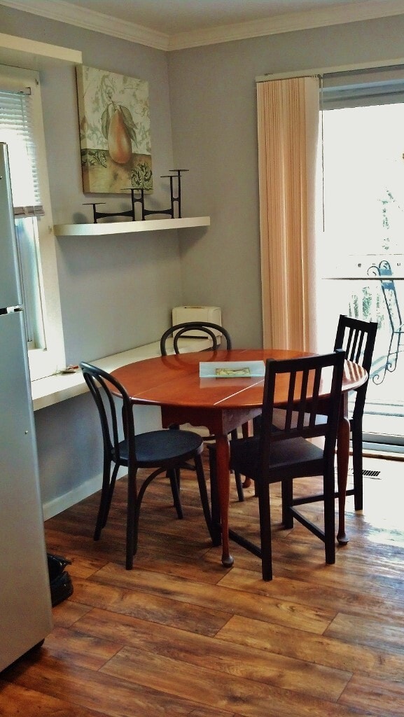 Eat in Kitchen