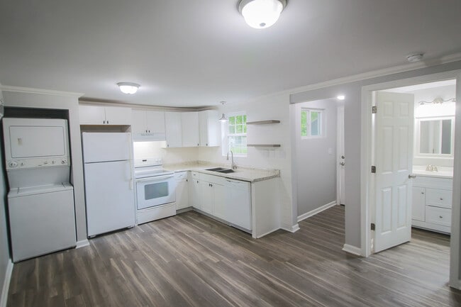 Photo - 100 Dog Day Dr