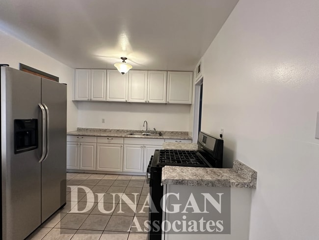 Photo - Spacious Pet Friendly, 3 bed/1 bath with Den.