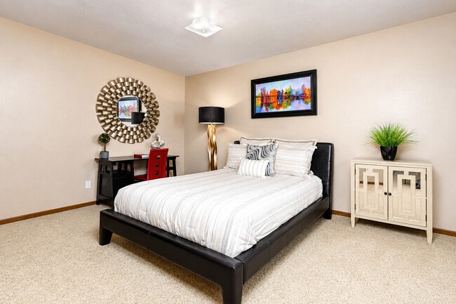 Photo - Stone Pointe Apartments
