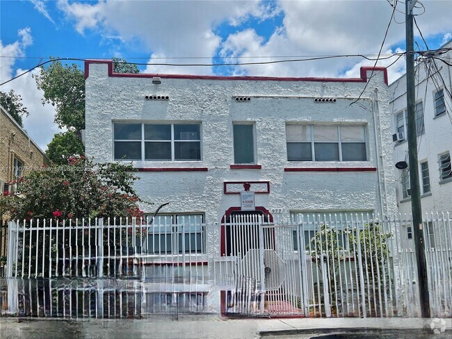 Building Photo - 977 SW 5th St Unit 3 Rental