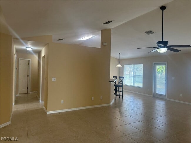 Photo - 2125 NE 9th Ave