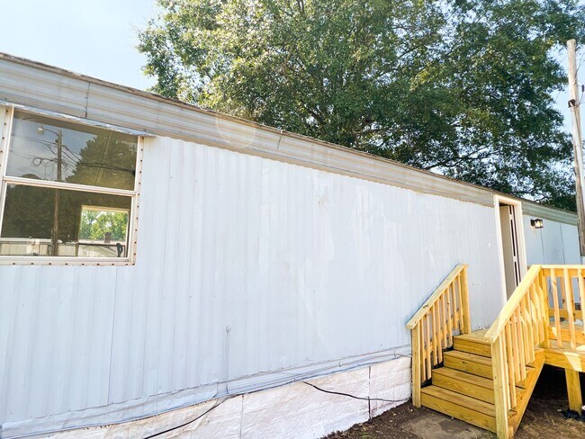 Photo - Perry Mobile Home Park Unit 6