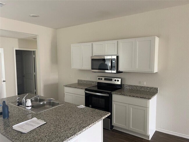 Photo - Ranch-style house available in Elgin