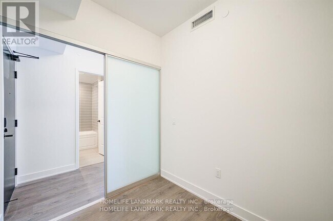 Photo - 2333 Khalsa Gate Unité 313