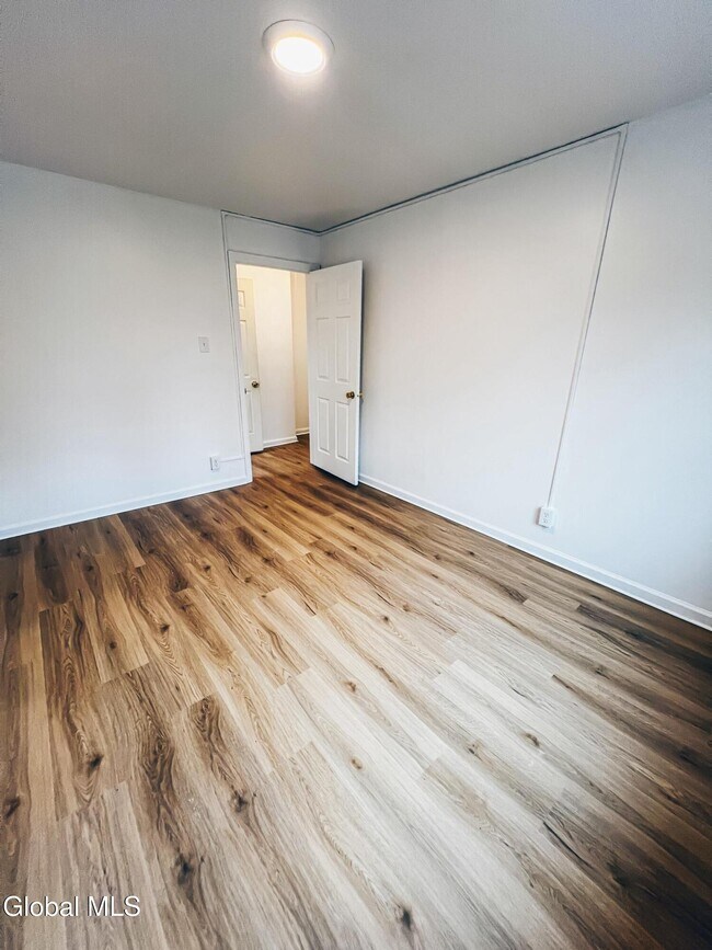 Photo - 92D Columbia Turnpike Unidad 3