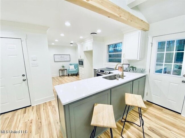 Photo - 904 Oakhill Cir