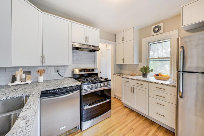 Photo - 564 Brimhall St
