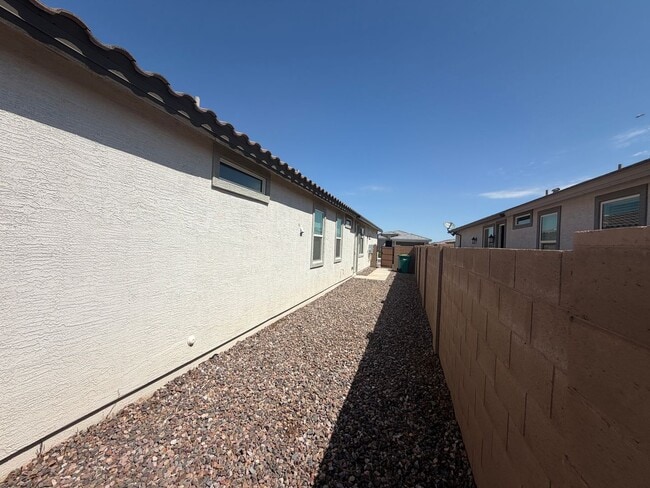 Building Photo - 36375 W Leonessa Ave