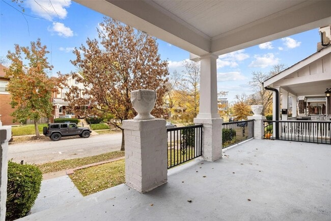 Photo - 5756 De Giverville Ave