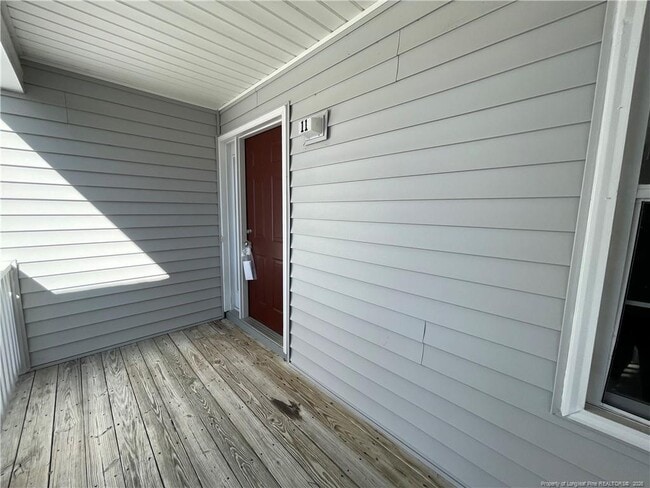 Photo - 267 Waterdown Dr