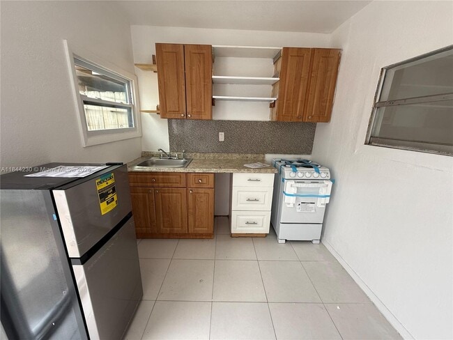 Photo - 2146 NW 18th Terrace Apartment Unit C