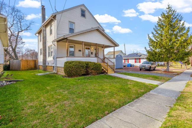 Photo - 332 W Olive St