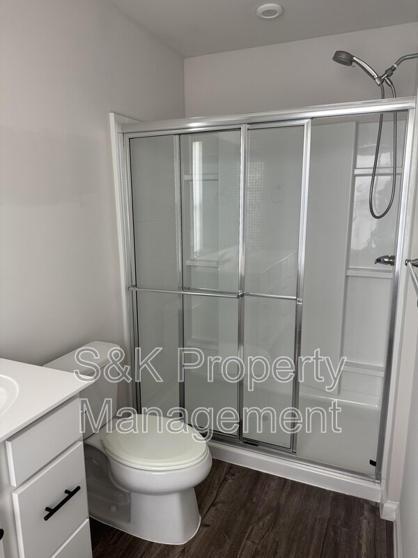 Photo - 112 Overstreet Ct