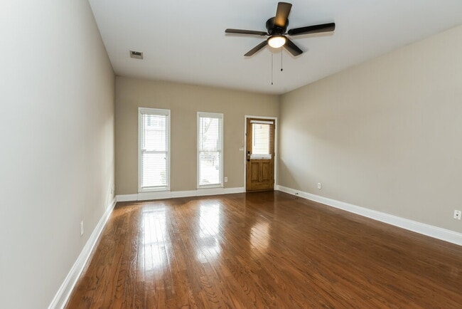 Photo - 49 Celtic Ct