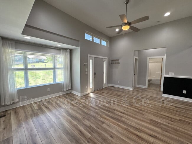 Photo - 204 Hodge Cir