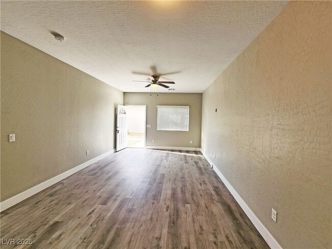 Photo - 1111 Sixshooter Ave