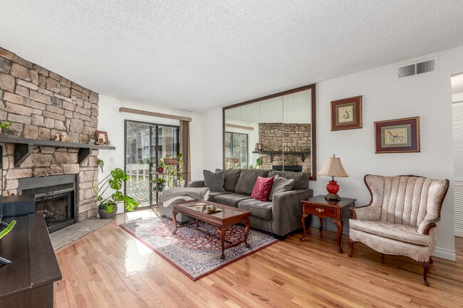 Building Photo - 8335 Fairmount Dr Unit 9-104
