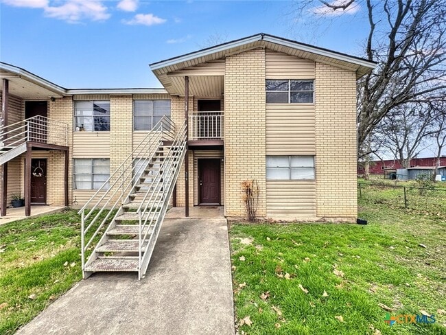 Building Photo - 712 Martindale Rd Rental