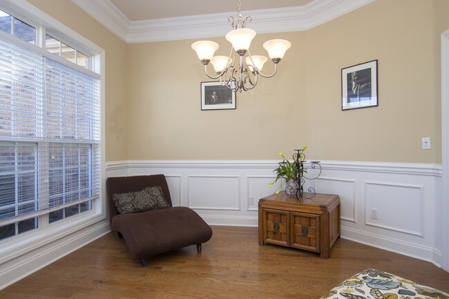 Photo - Exquisitely Maintained Home in the Coveted Goldsmith - Schiffman/ Hsv High school