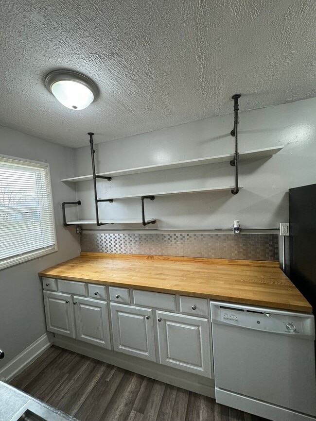 Photo - 149-151-151 E Woodrow Ave Unidad 151 E Woodrow Avenue