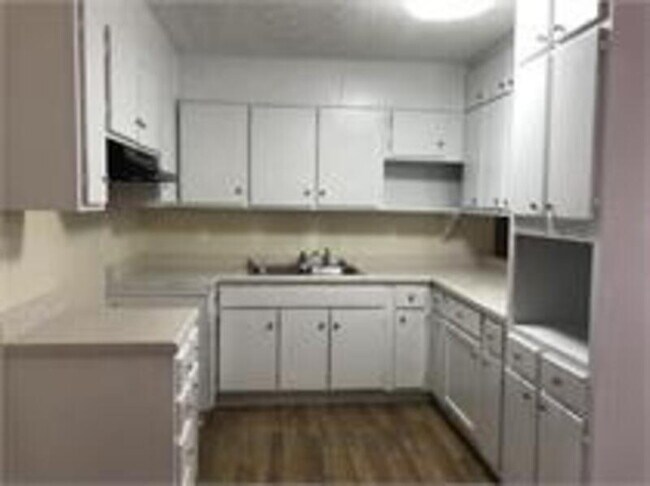 6967 Dell Ct